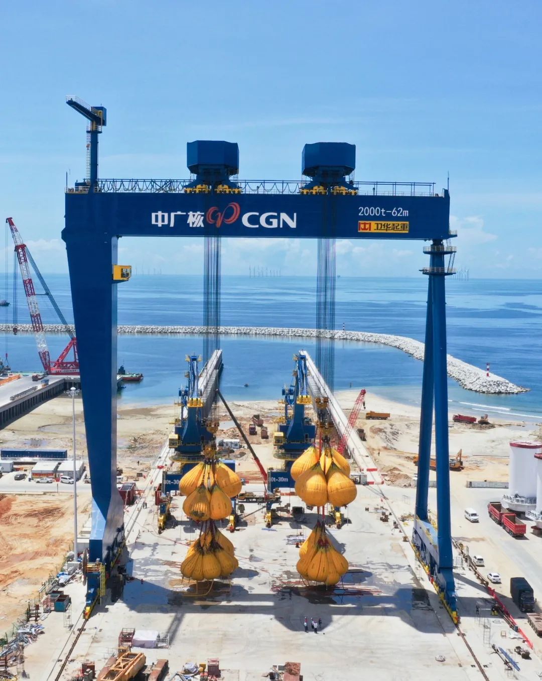 2000_tons_Gantry_Crane_for_Offshore_Wind_Power_Home_Port