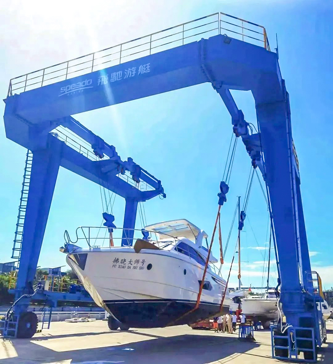 60t-yacht-boat-crane
