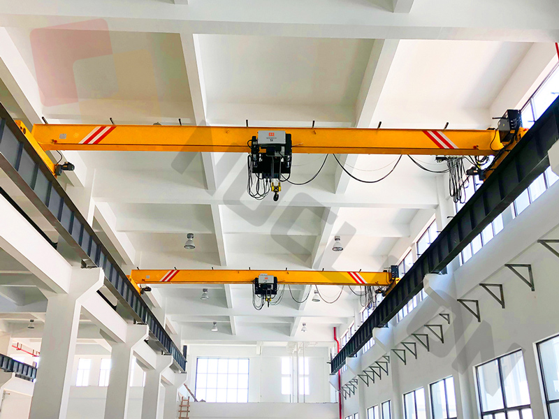 Overhead-Traveling-crane-with-new-design-hoist