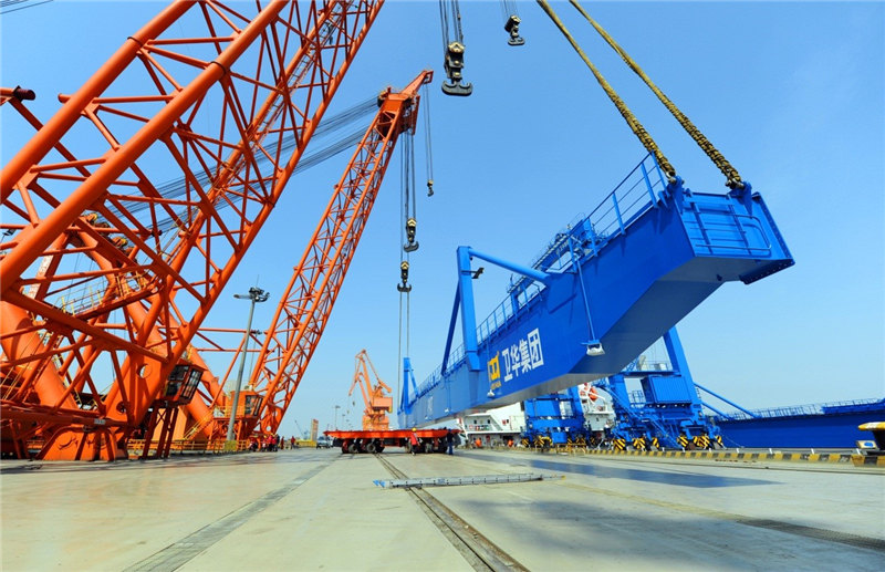 RMG-crane-loading-Thailand