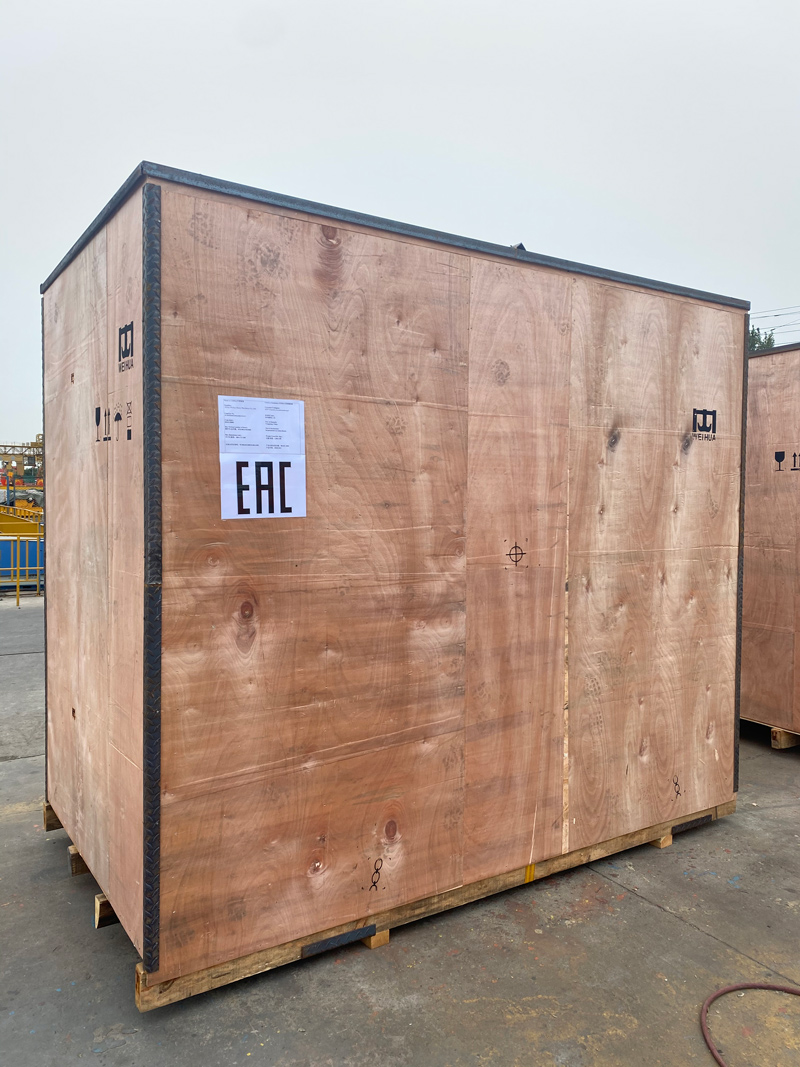 crane-cabin-wooden-case-packing