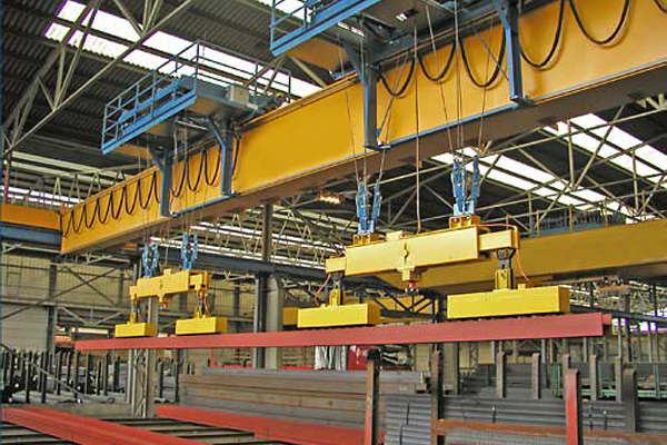 Overhead Crane with Electromagnetic Beam