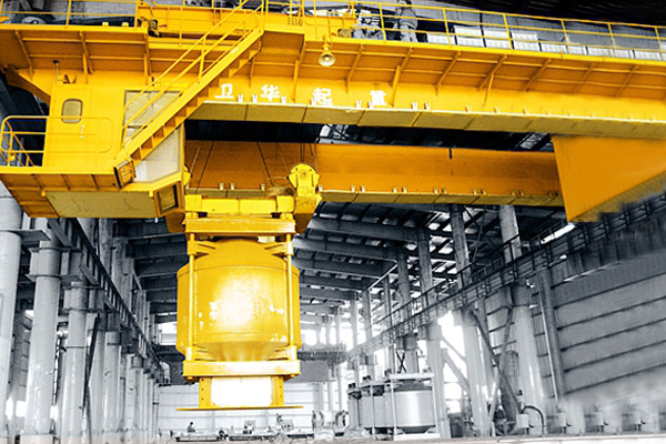 Intelligent Overhead Crane for Smelting Feeding