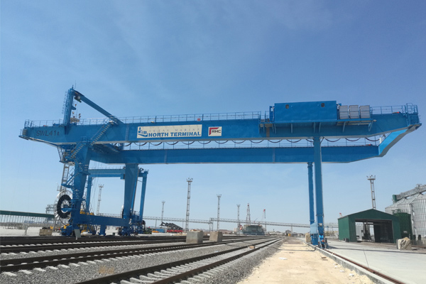 Container-Gantry-Crane-for-Railway-Freight-Yard