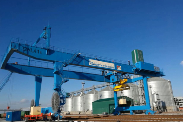 Container-Gantry-Crane-for-Railway-Freight-Yard