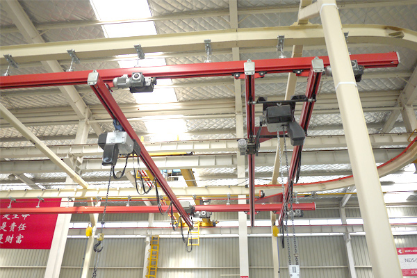 Light-Suspension-Crane