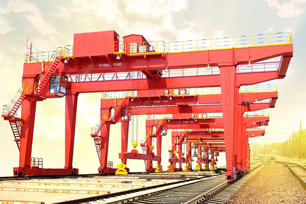 Synchronous-operation-gantry-cranes