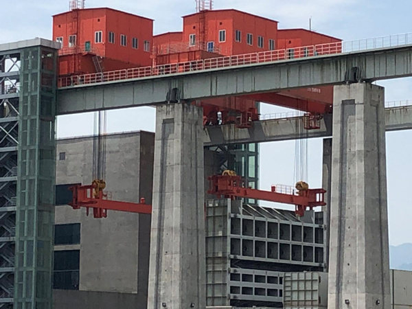 overhead-crane-floodgate-beam