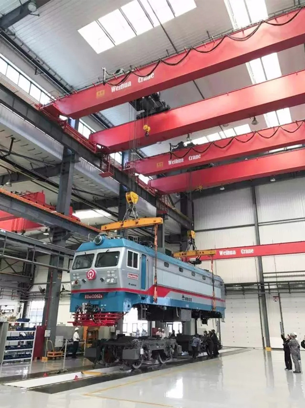 rail-vehicle-maintenance-crane